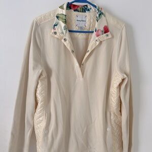 Tommy Bahama light yellow pullover 😍